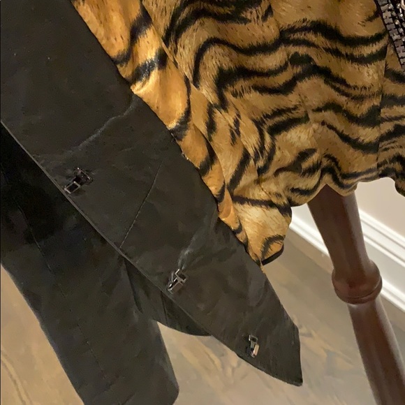 Leather jacket with chain collar - Picture 5 of 6